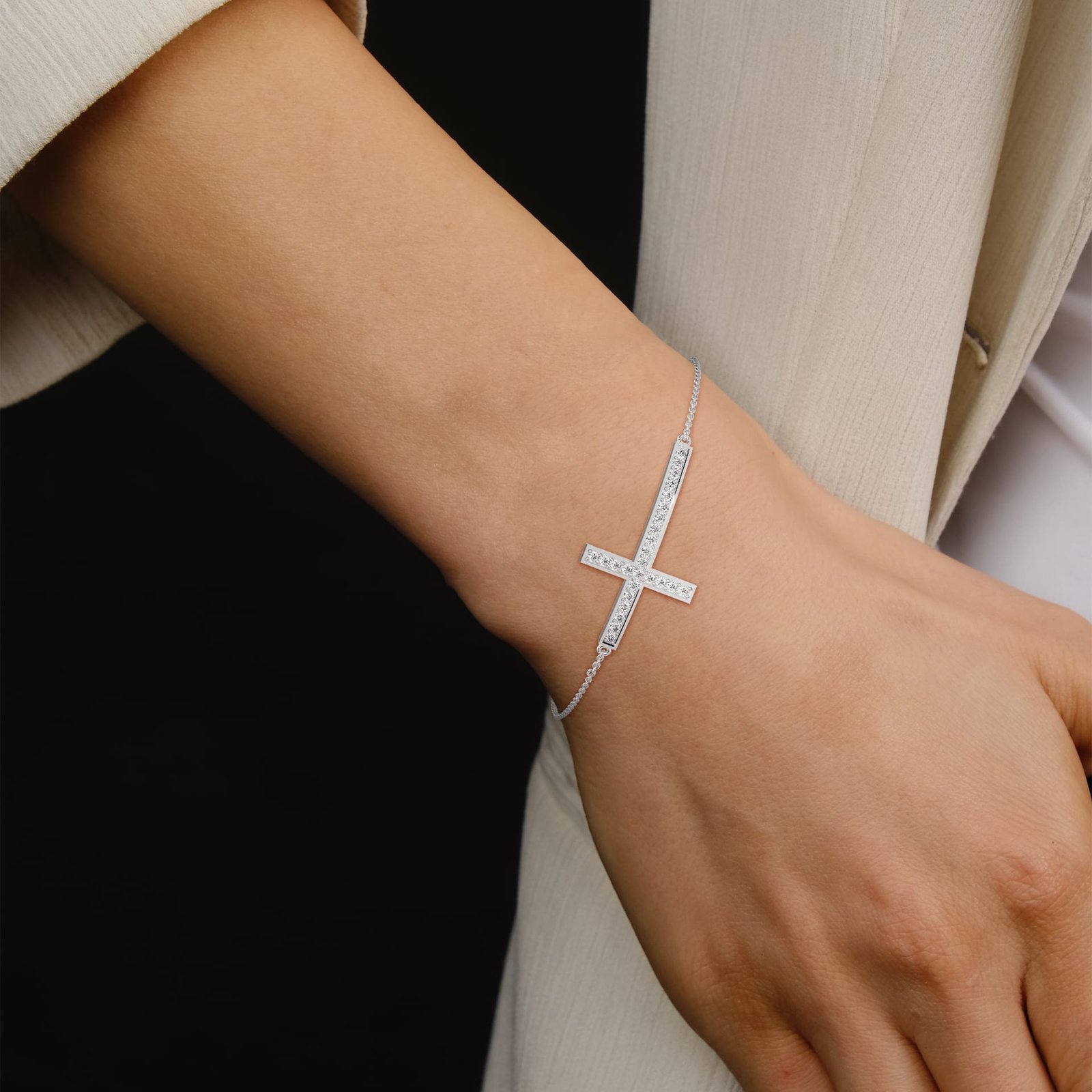 Lab grown diamond bracelet trending fashion jewelry available online worldwide