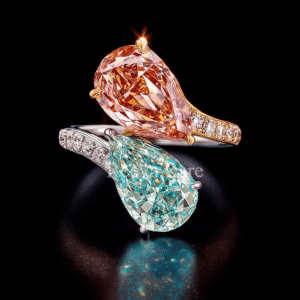 CVD color diamond Toi et Moi ring in premium gold