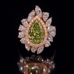CVD ring with pink diamond in premium gold